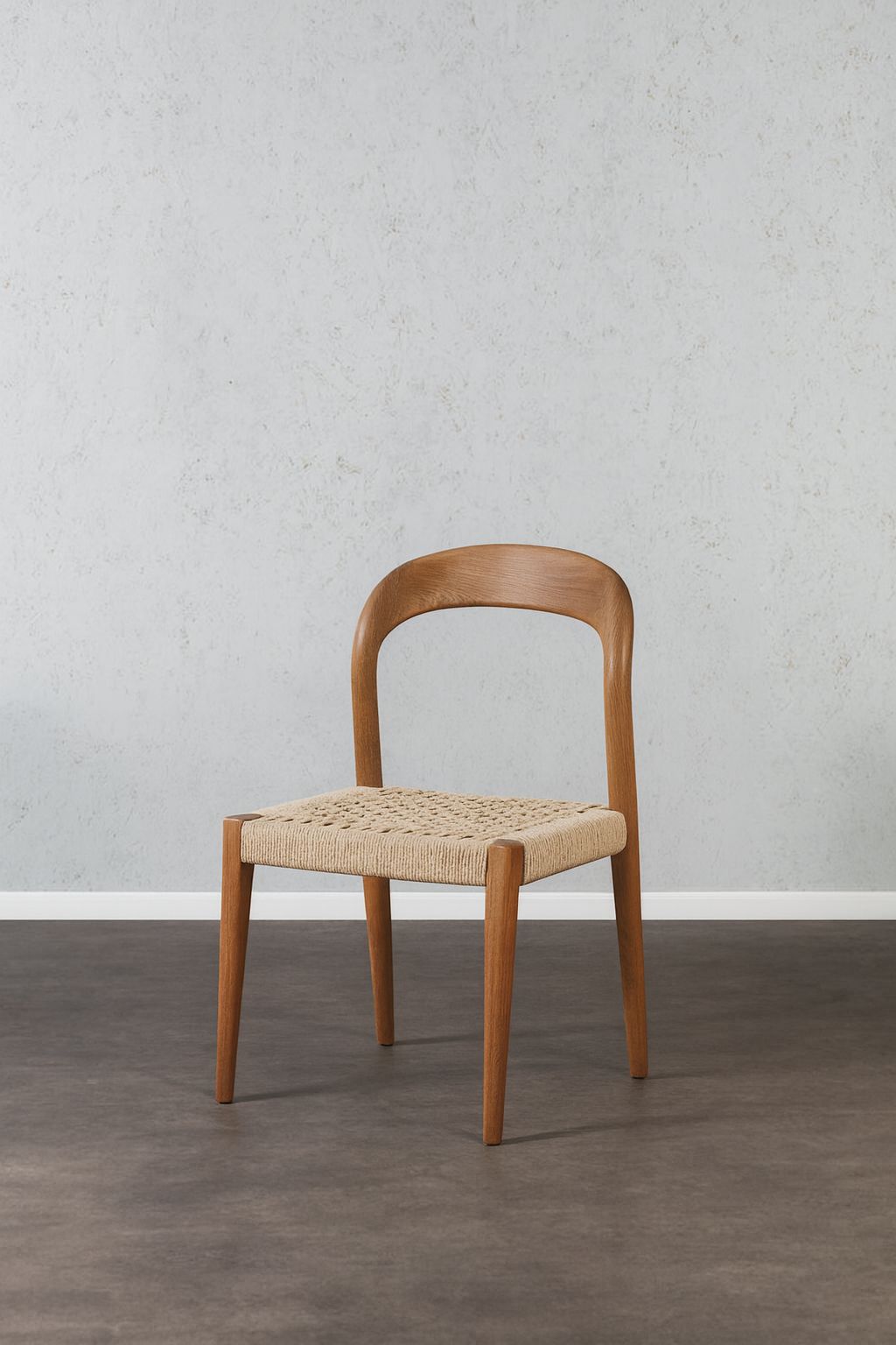 כיסא דגם סהר