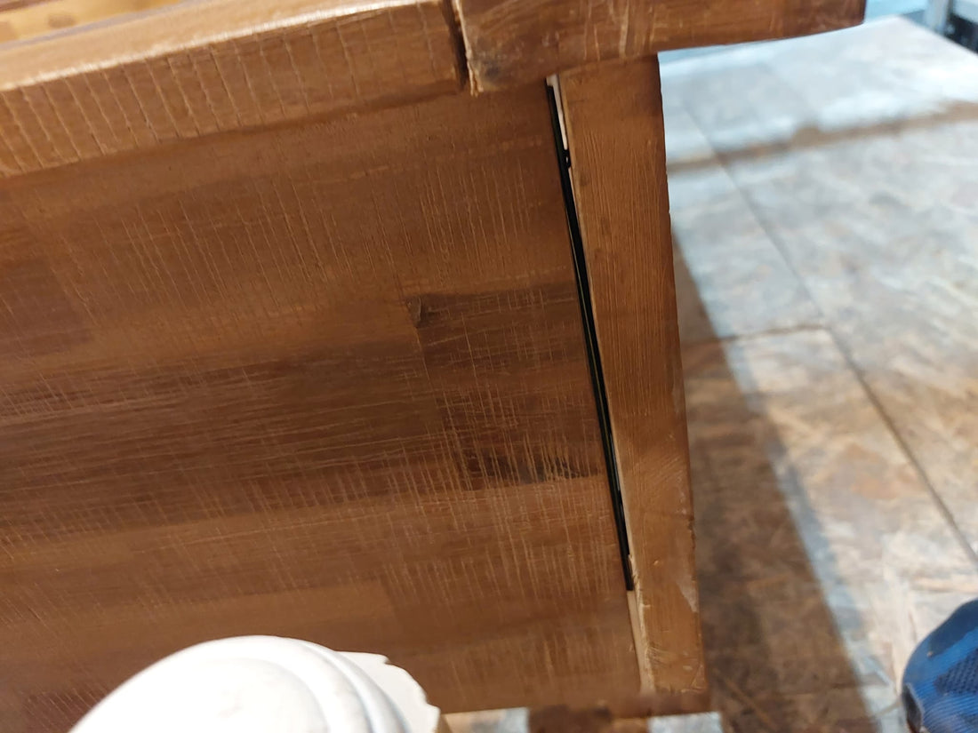 מיטה מעץ מלא בסנגון כפרי