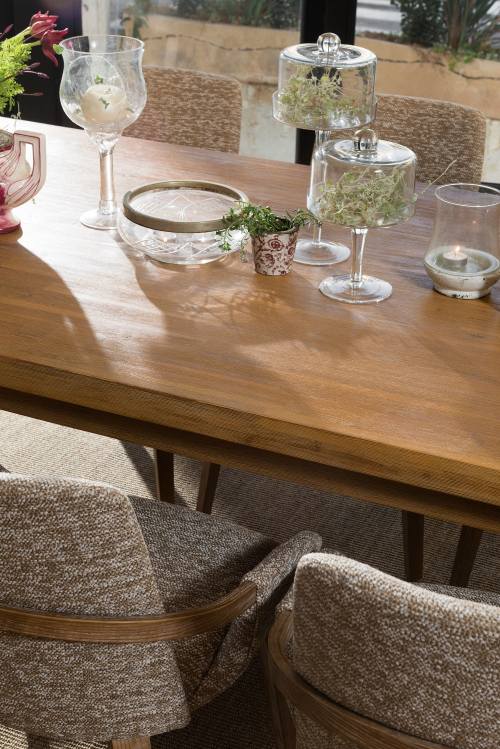 שולחן אוכל אבירים נפתח מעץ מלא מקולקציית נורמנדי