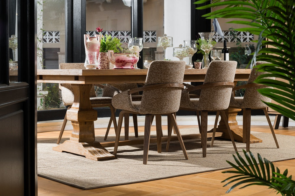 שולחן אוכל אבירים נפתח מעץ מלא מקולקציית נורמנדי