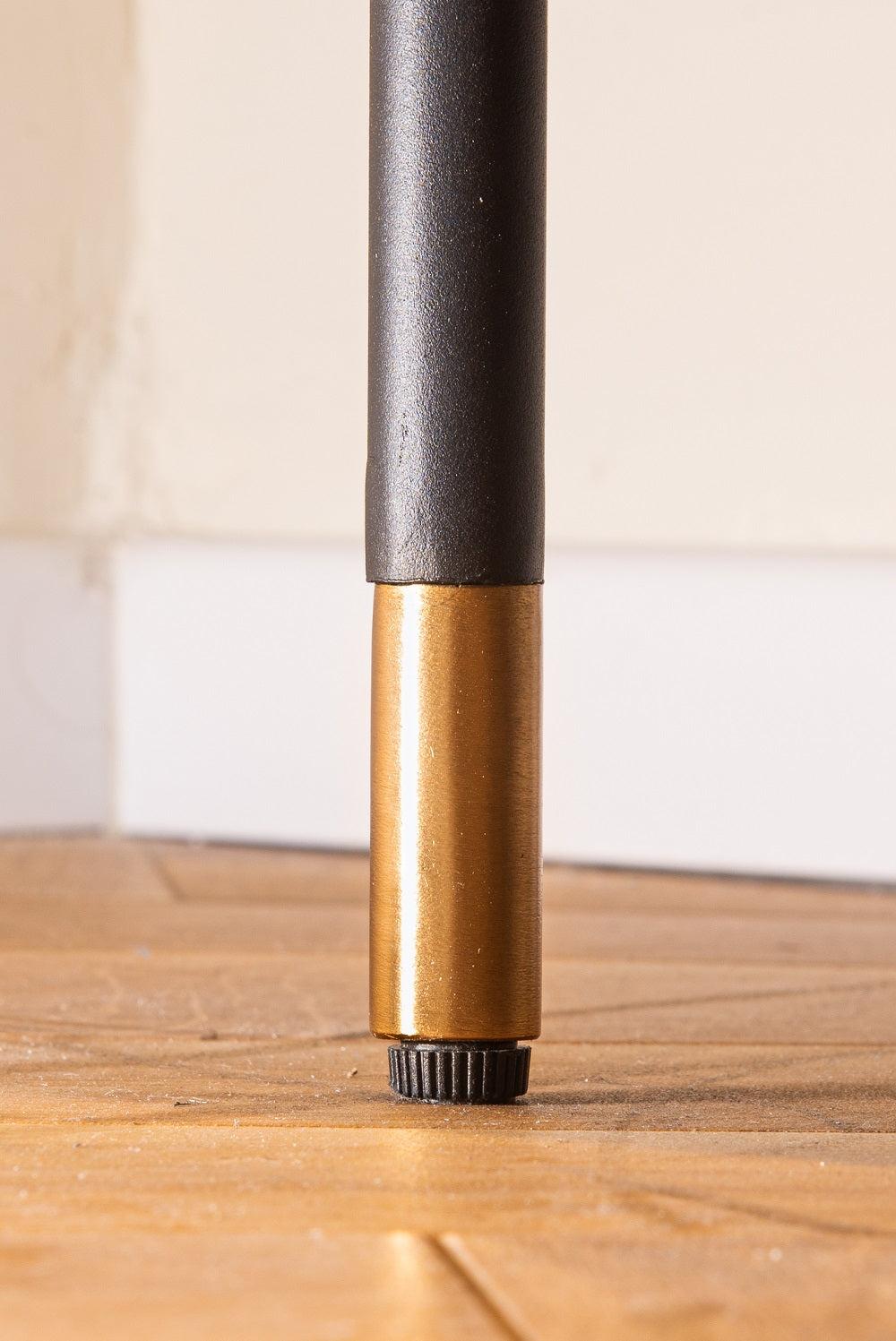 מזנון גבוה בסגנון ריהוט כפרי מקולקציית מייז