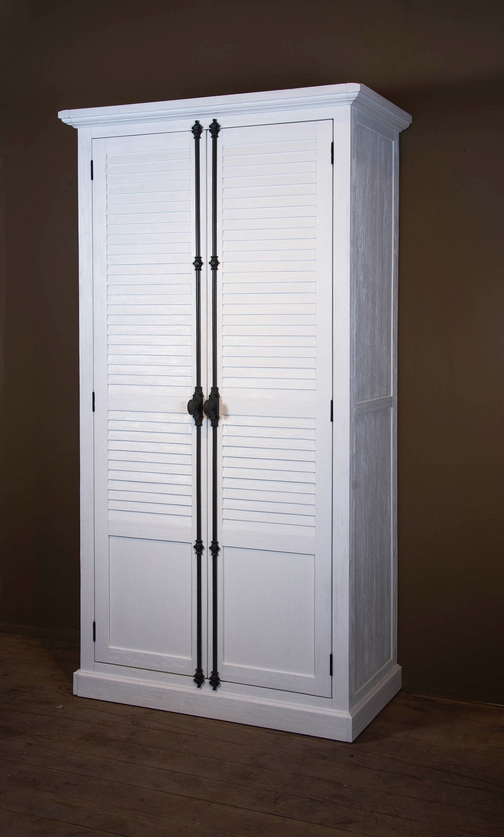 ארון בגדים נורמנדי לבן - סוג ב'!