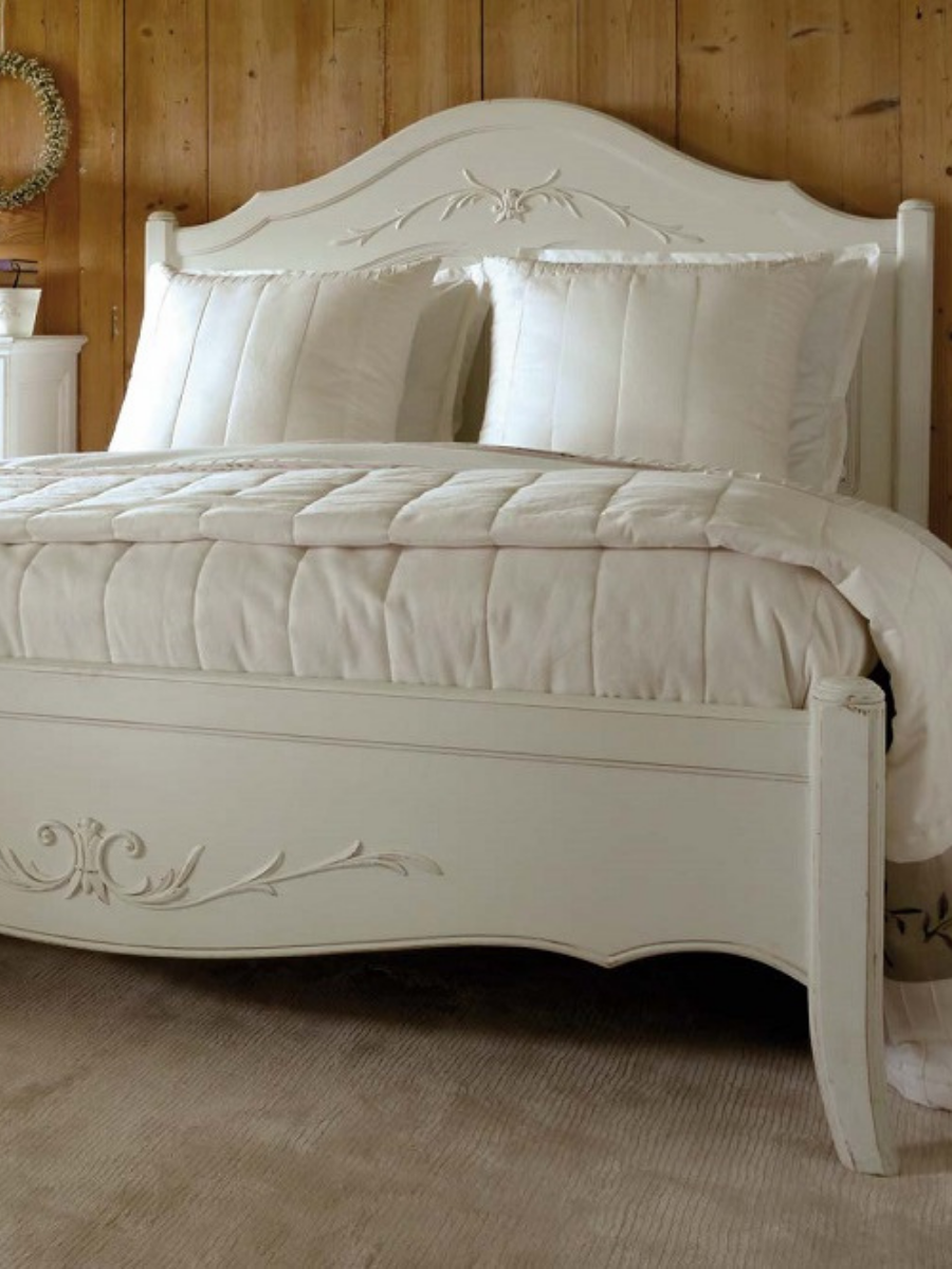 מיטה זוגית מעץ מקולקציית לוברון בגוון לבן 120/200