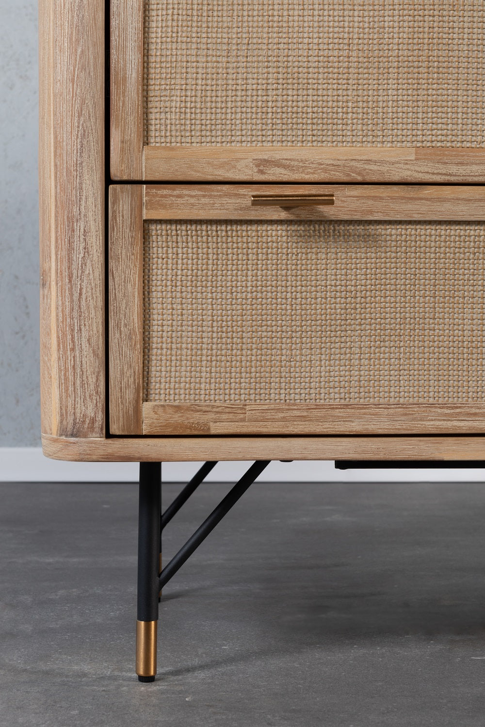 קומודה 6 מגירות מעץ מלא מקולקציית יאנג