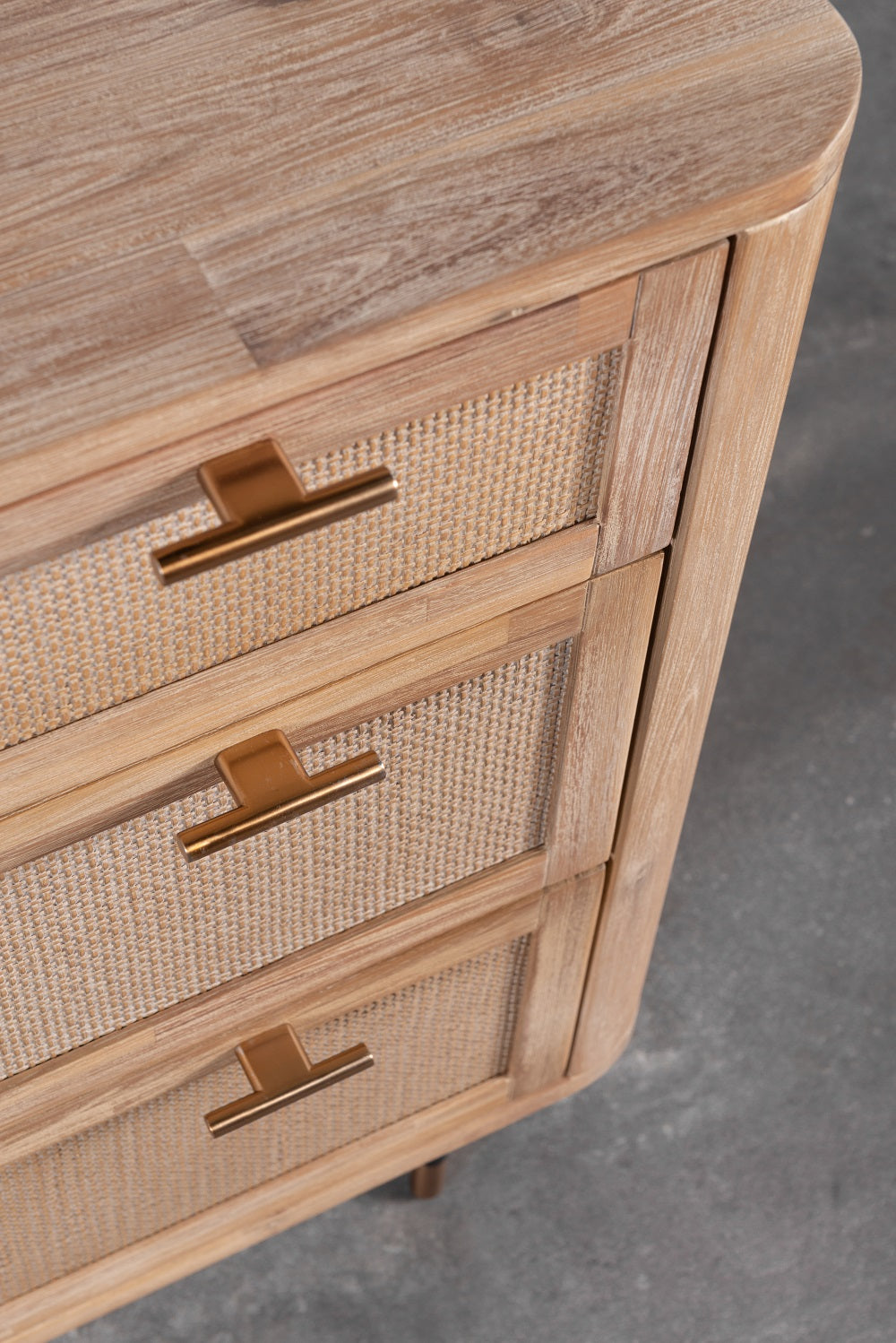 קומודה 6 מגירות מעץ מלא מקולקציית יאנג