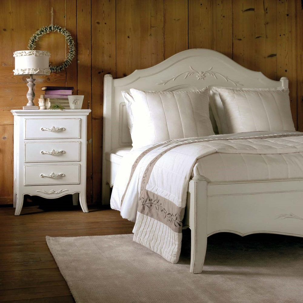 מיטה זוגית מעץ מקולקציית לוברון בגוון לבן 120/200