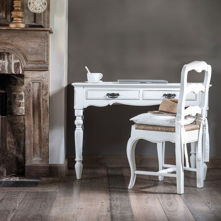 שולחן עבודה מעץ מלא בסנגון כפרי